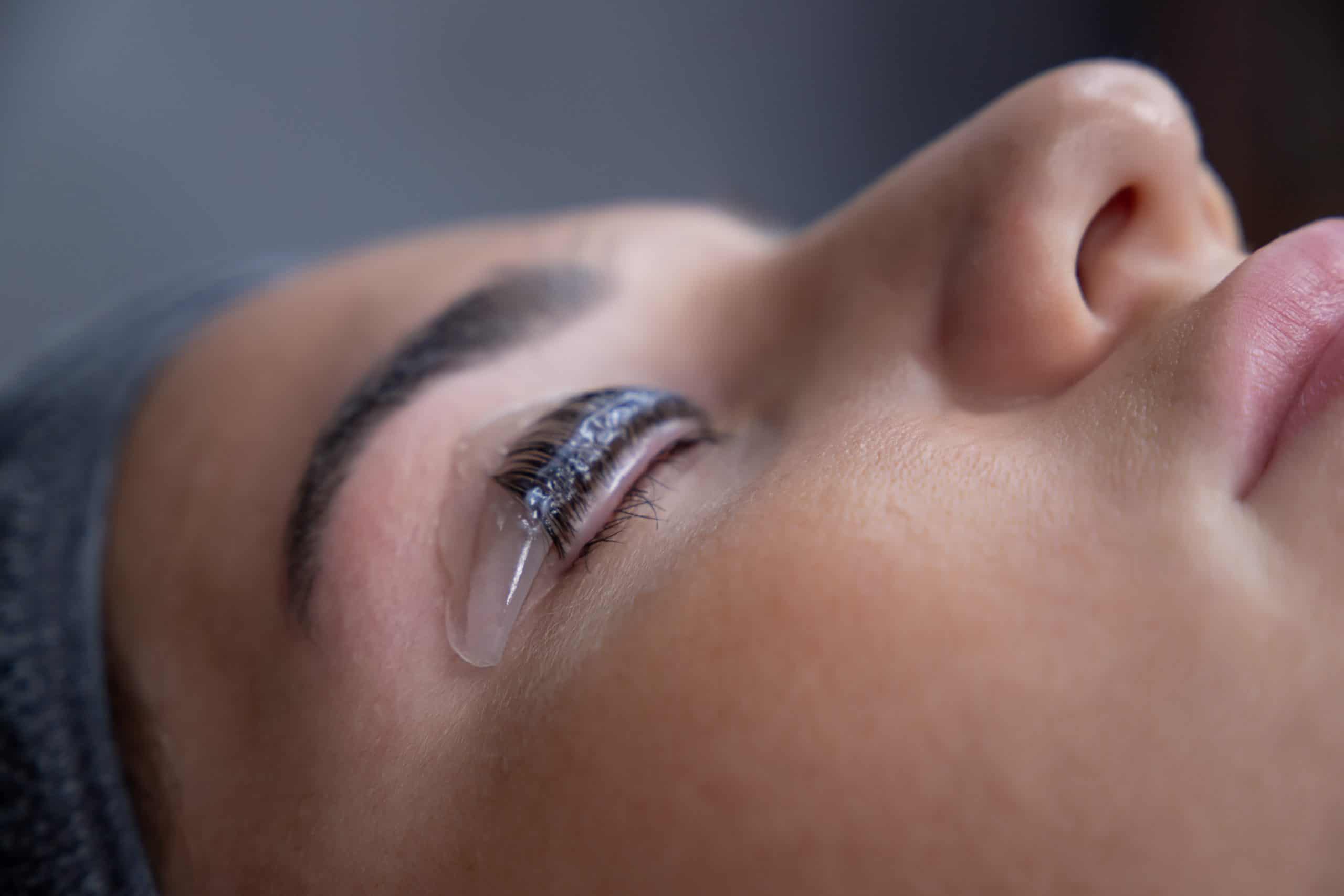 Kosmetikbehandlung Wimpernlifting in Hofheim